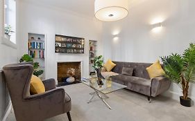 Harrods 2 Bed Lux Flat W/Patio
