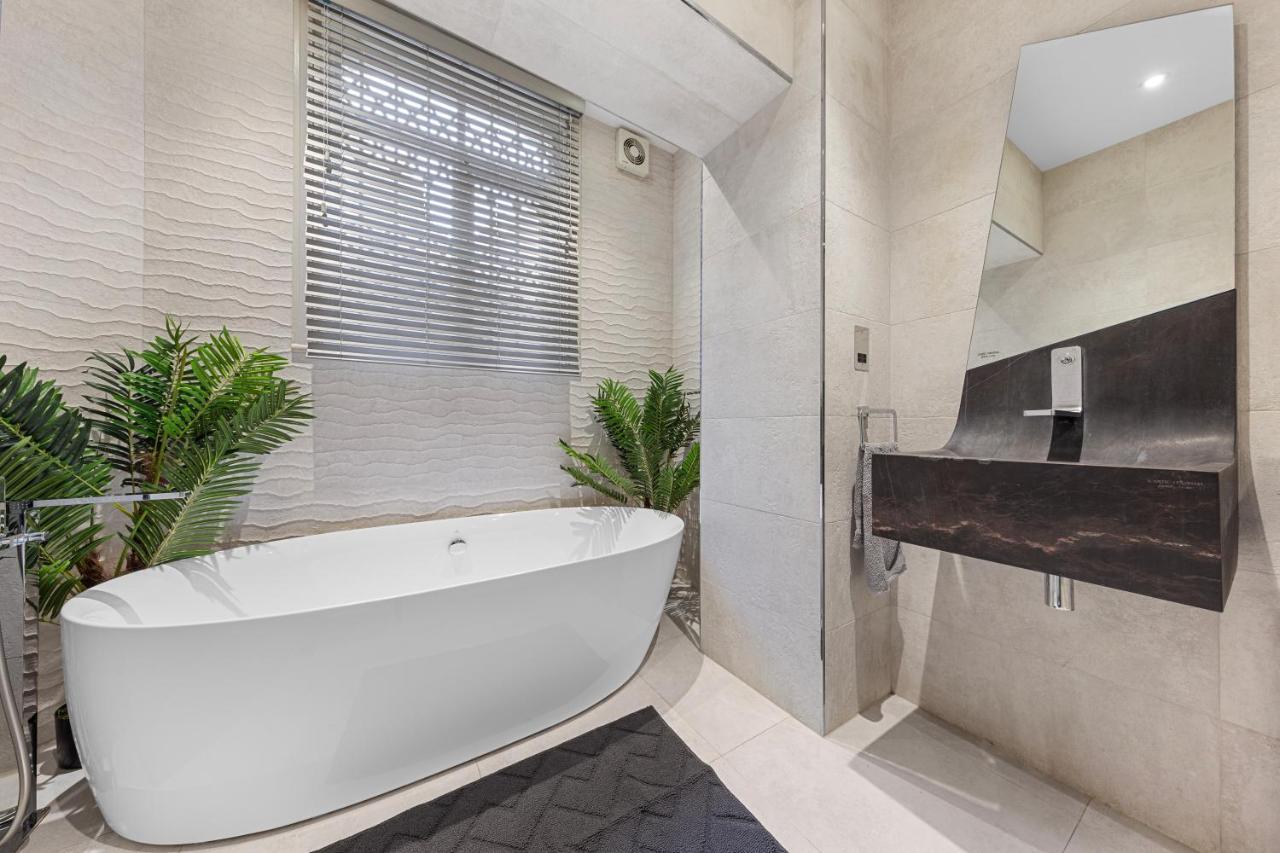 Harrods 2 Bed Lux Flat W/Patio Apartment London Exterior photo